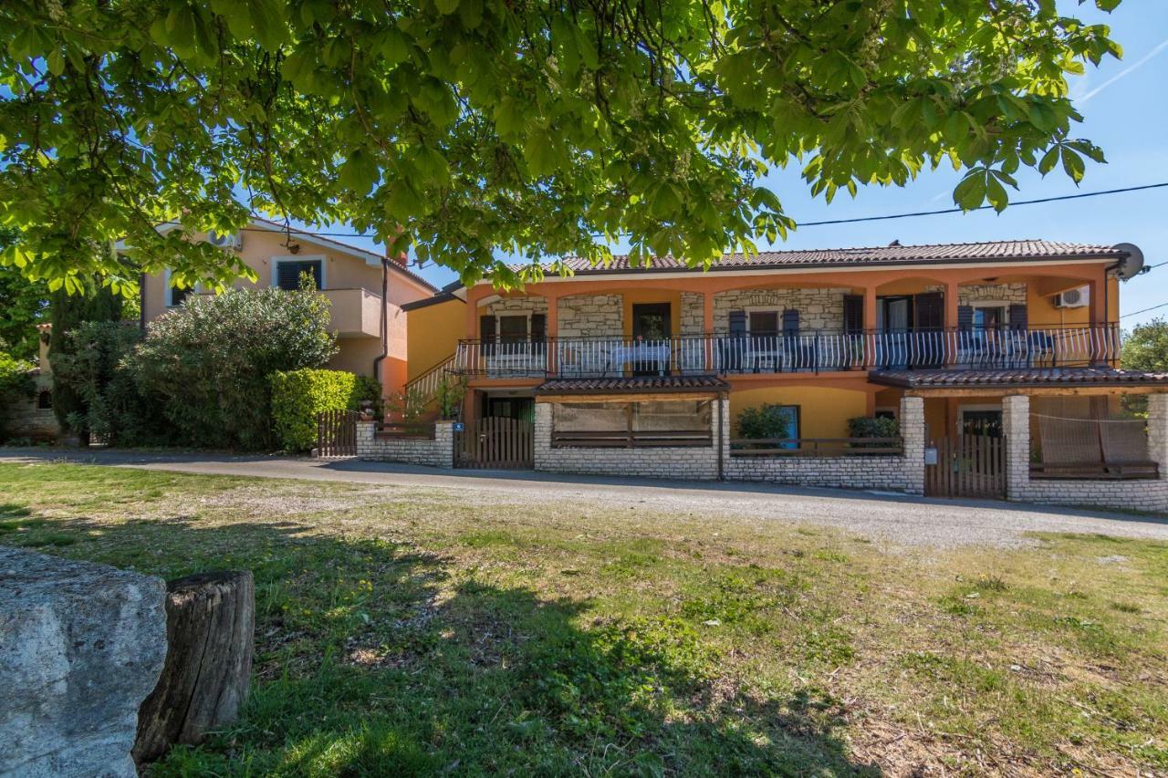 Apartmani Zikovic Poreč Exteriör bild