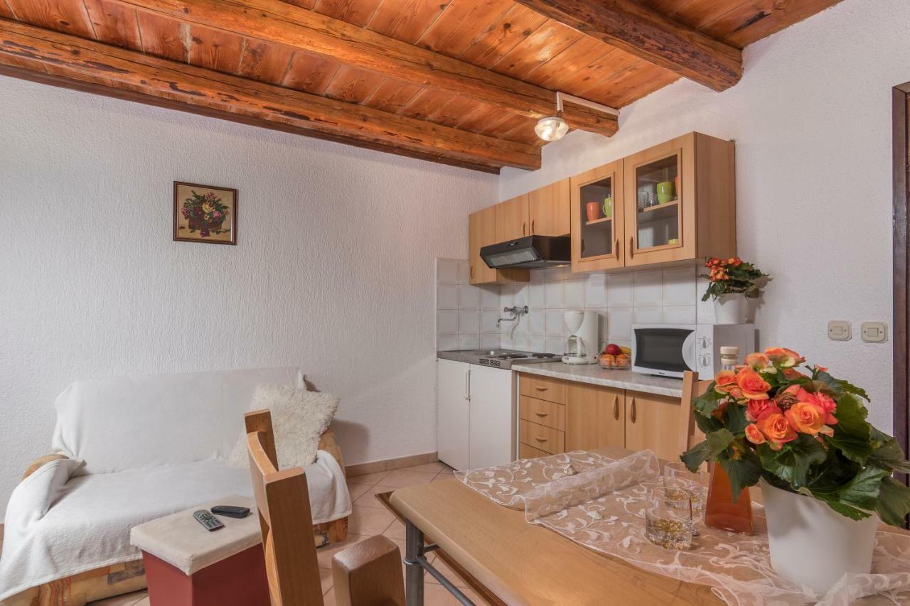 Apartmani Zikovic Poreč Exteriör bild