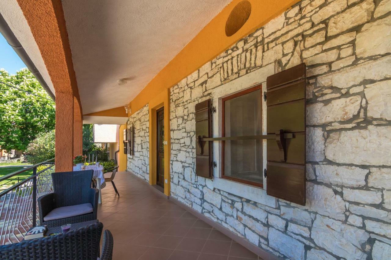 Apartmani Zikovic Poreč Exteriör bild
